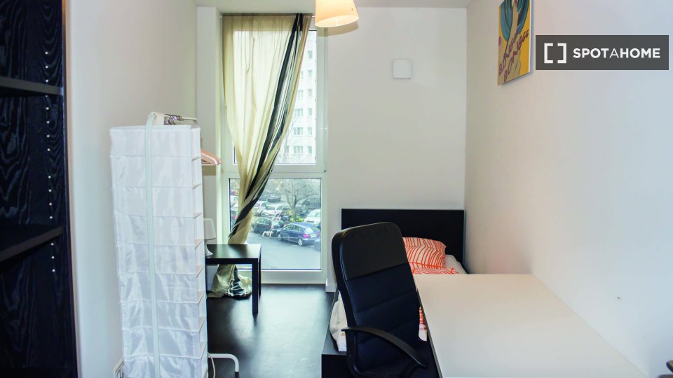 Room, Bernhard-Weiß-Straße-3, Berlin