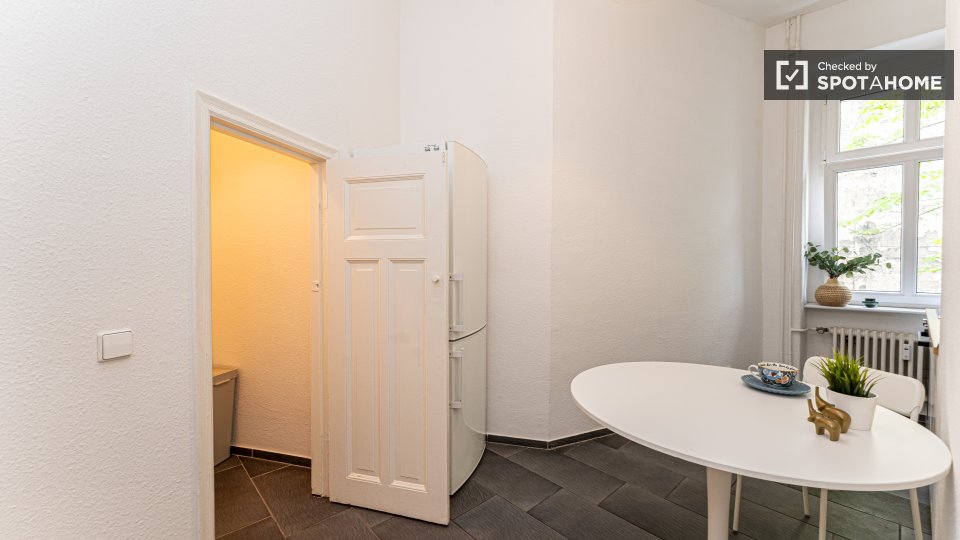 Room, Kottbusser Damm, Berlin