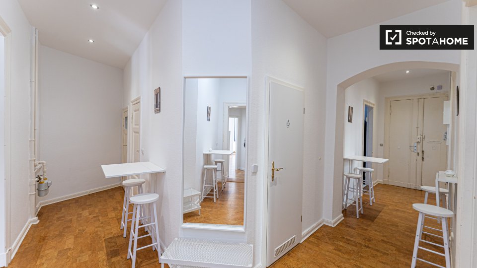 Room, Kaiser-Friedrich-Straße-50, Berlin