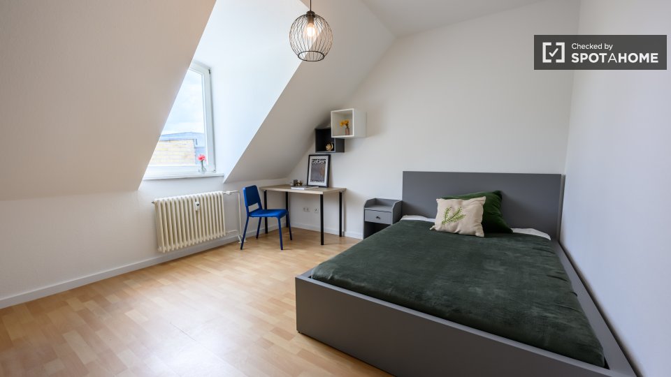 Room, Buckower Damm, Berlin