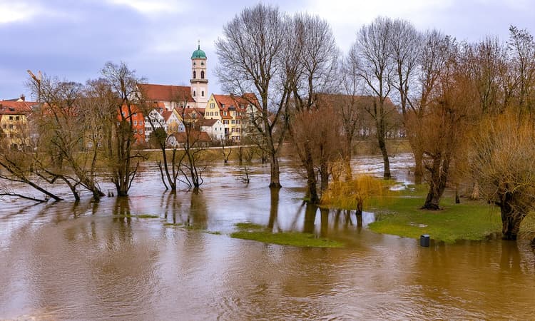 Severe weather causes chaos in western Germany