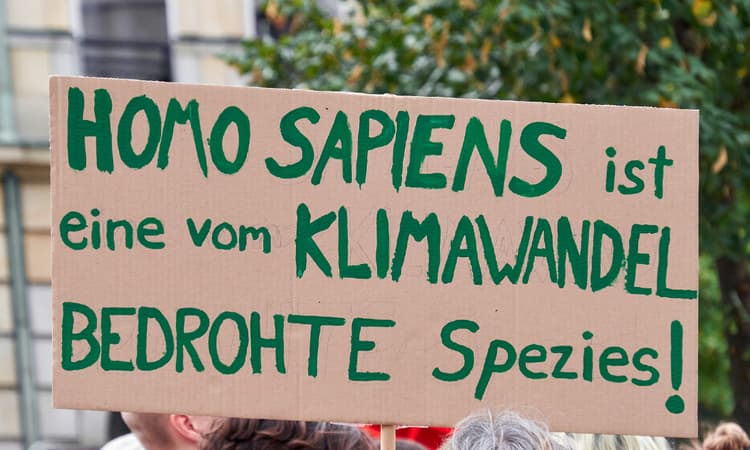 Anxiety about future making Germans retreat into private sphere