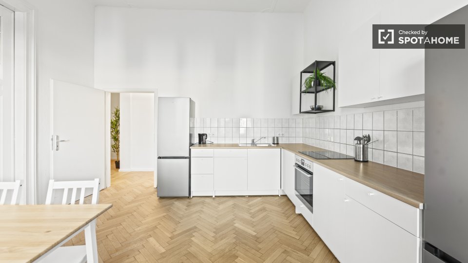 Room, Münchener Str., Berlin