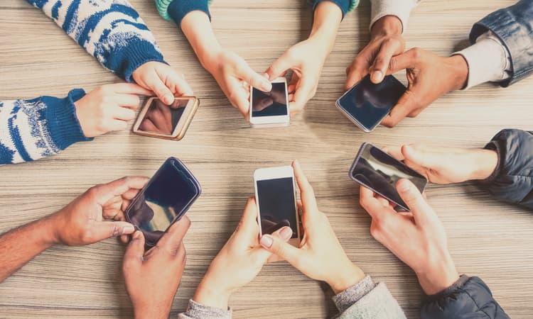  Mobile phone calls overtake landlines for first time in Germany