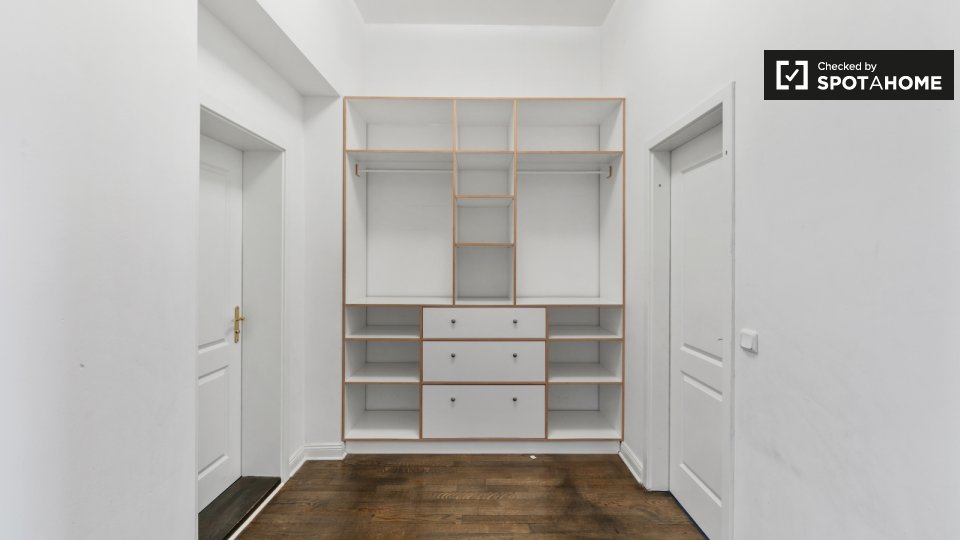 Room, Uhlandstraße, Berlin