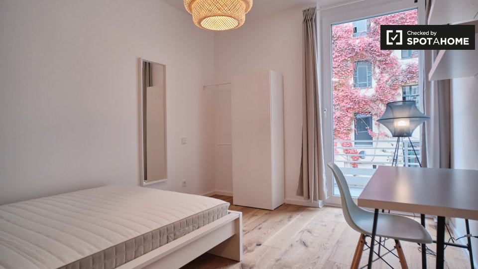 Room, Nazarethkirchstraße, Berlin
