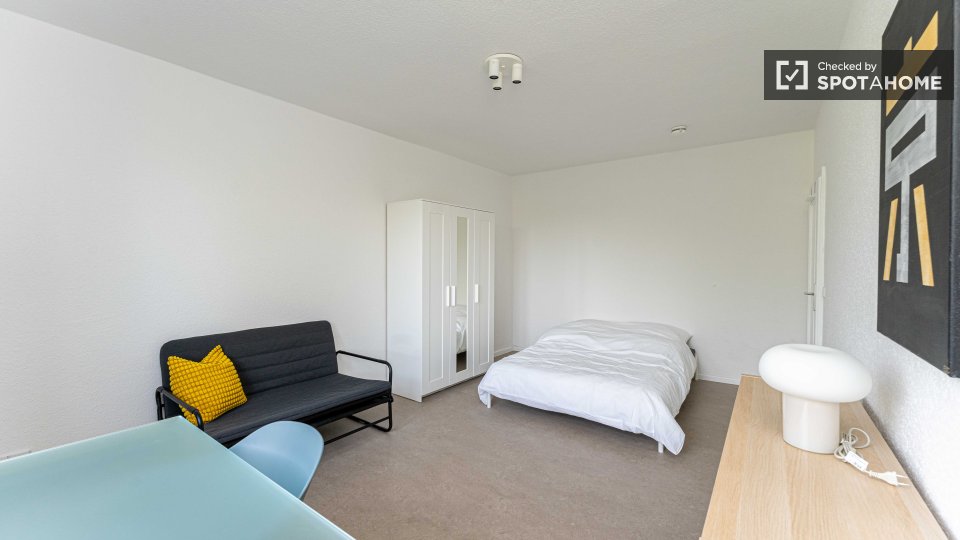 Room, Neltestraße, Berlin