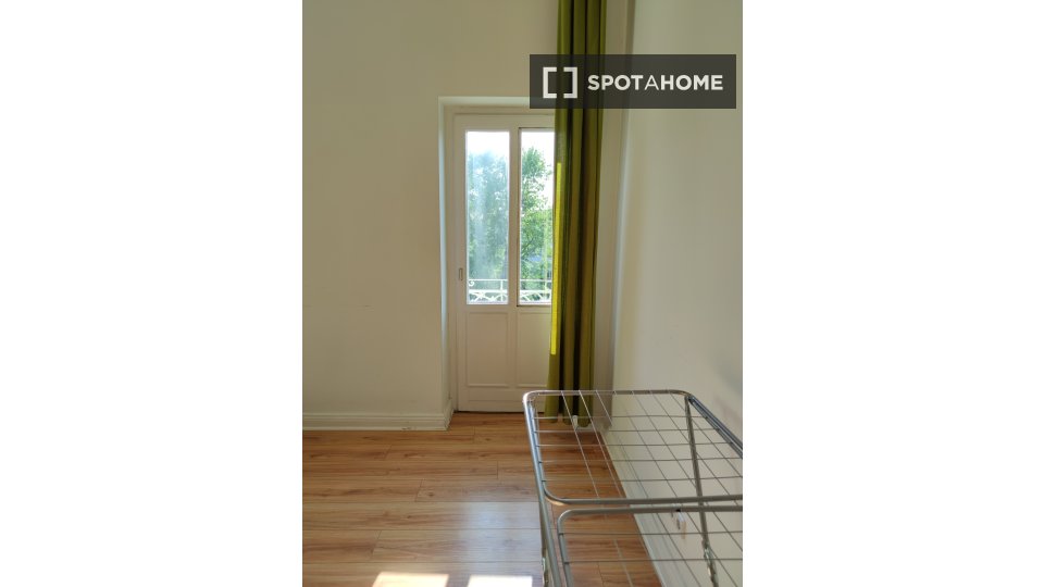 Room, Wilsnacker Str., Berlin
