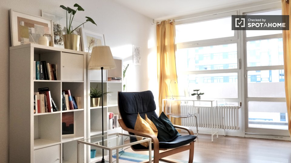 Apartment, Tattoo-Piercing Studio, Berlin