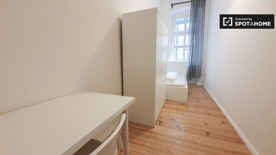 Room, Kottbusser Damm-30, Berlin