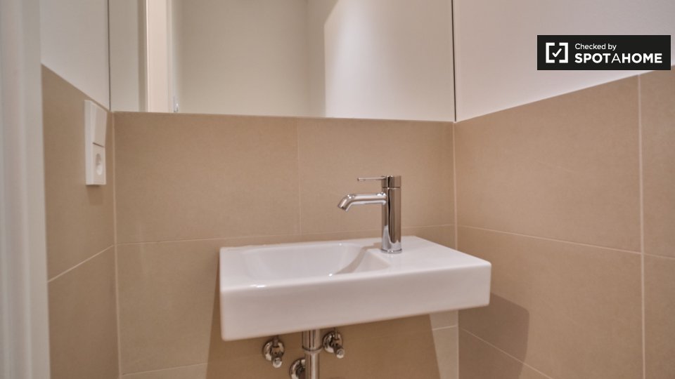 Room, Nazarethkirchstraße, Berlin