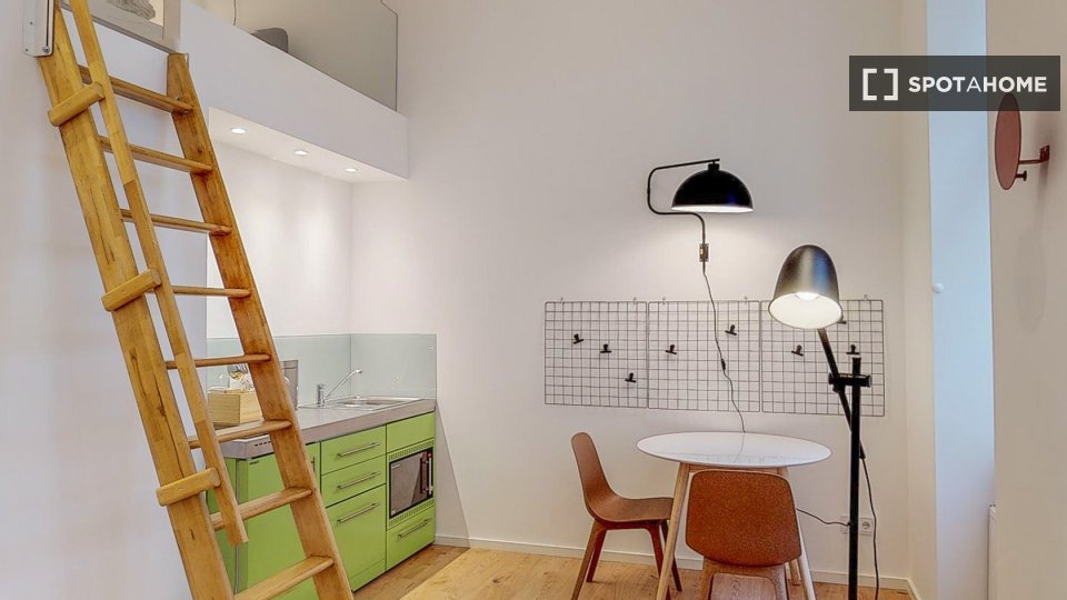 Apartment, Paul-Robeson StraßeA/1B, Berlin