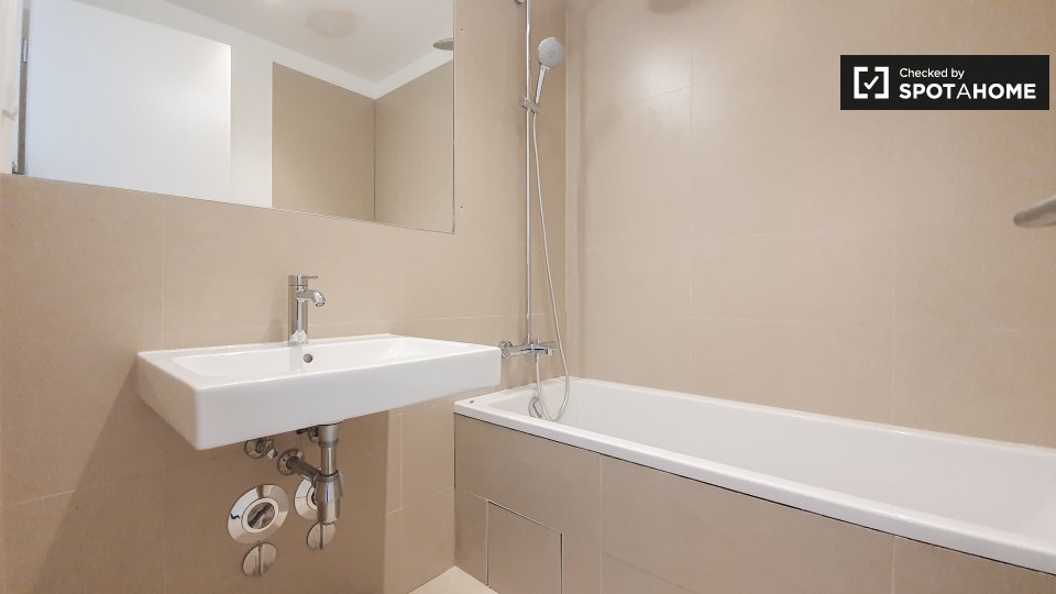 Room, Nazarethkirchstraße, Berlin