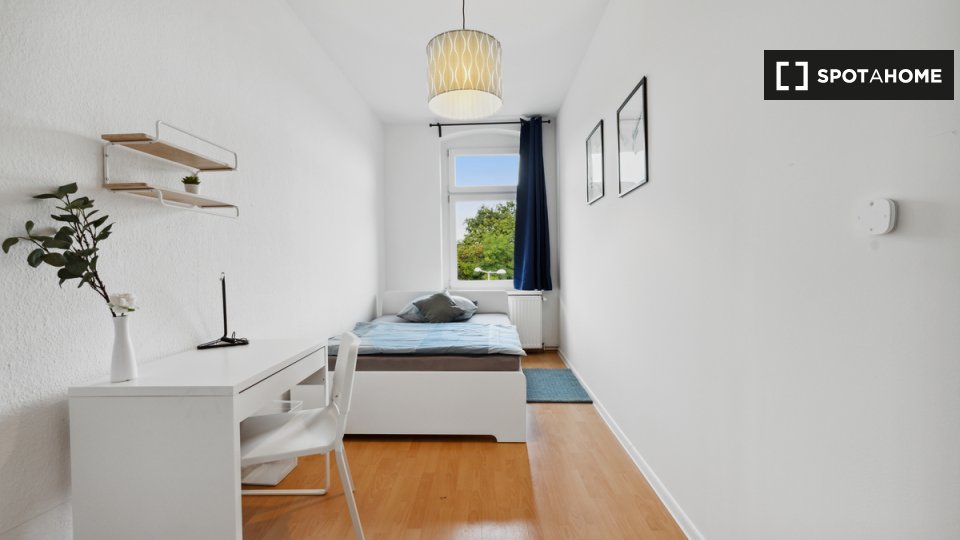 Room, Glienicker Str., Berlin