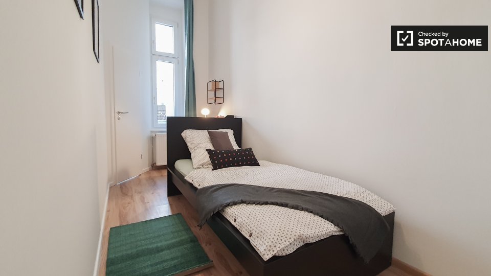 Room, Weimarische Str., Berlin