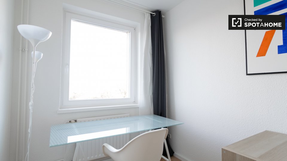Room, Neltestraße, Berlin