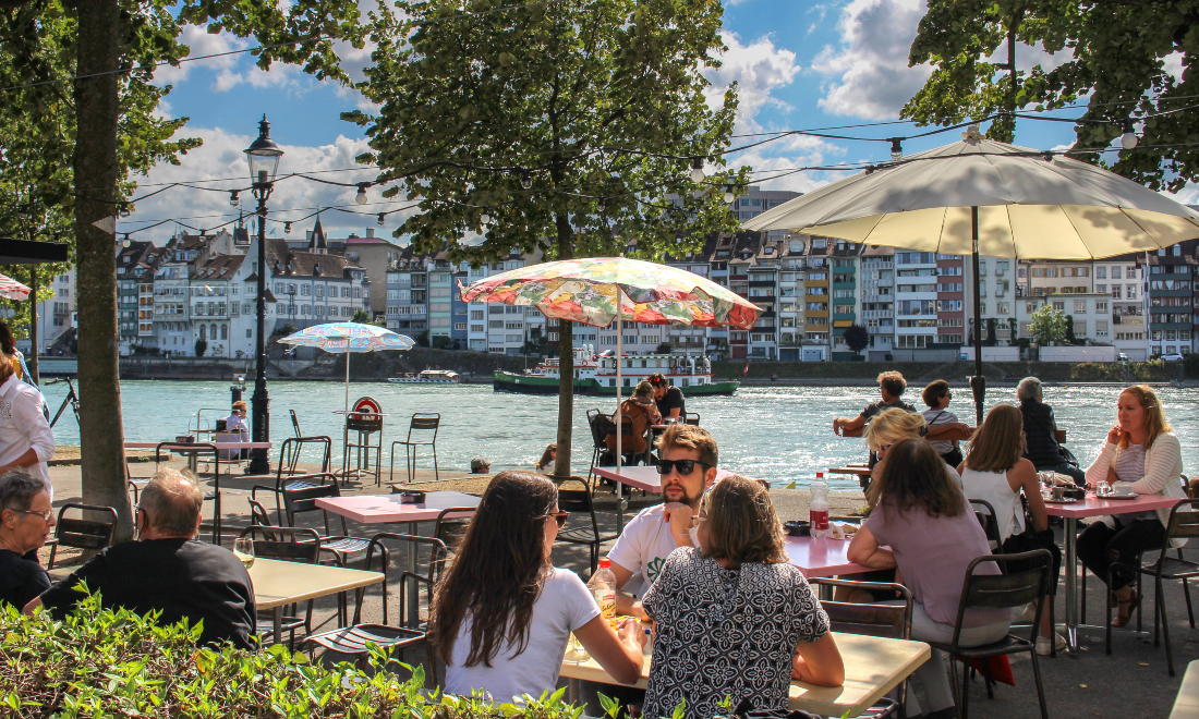 Which Swiss cities are home to the most English speakers?