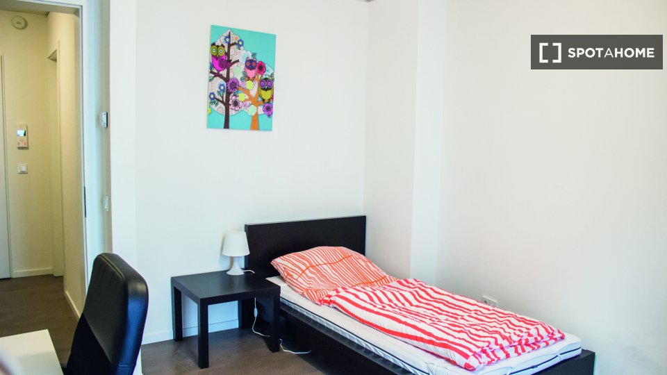 Room, Bernhard-Weiß-Straße-3, Berlin