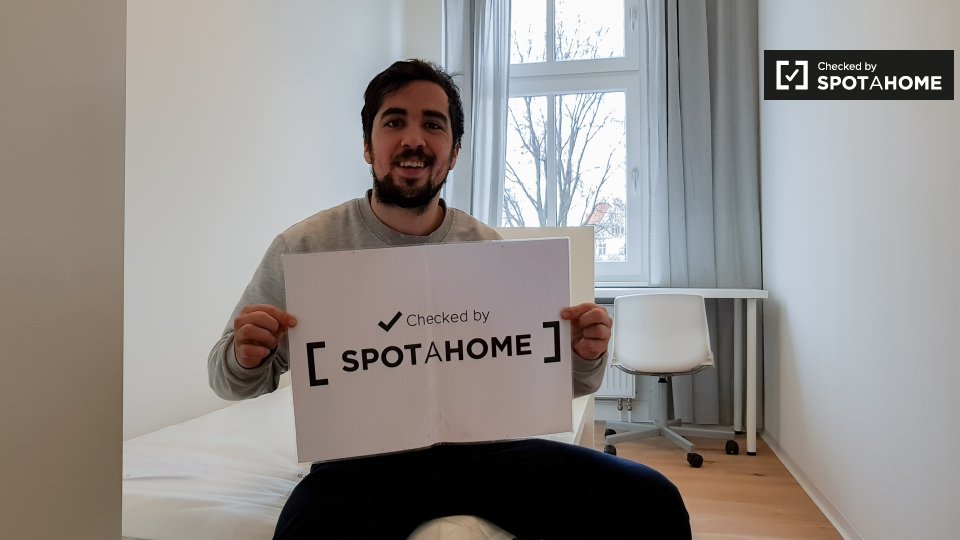 Room, Schulstraße, Berlin