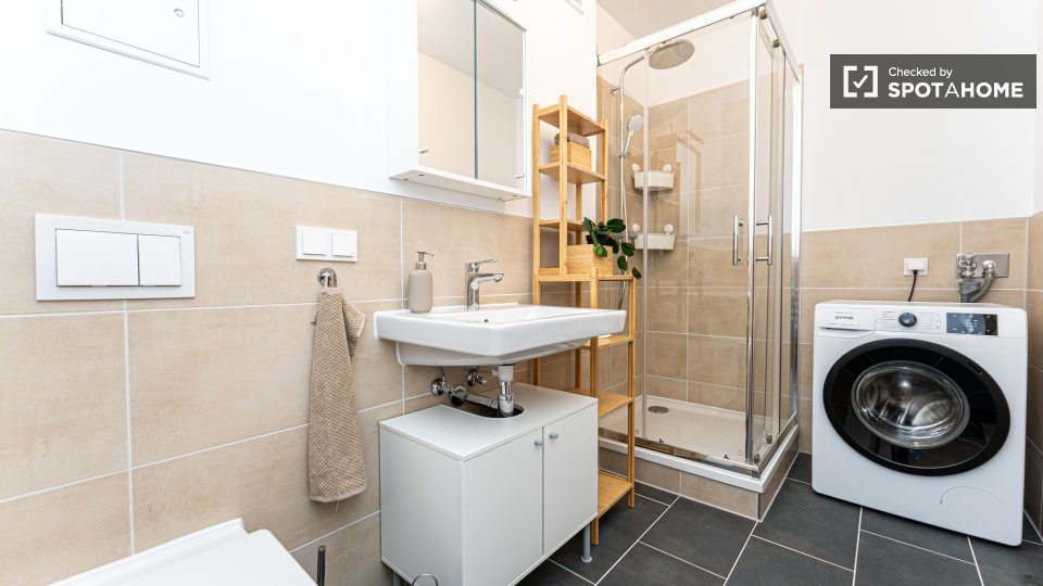 Room, Müllerstraße, Berlin