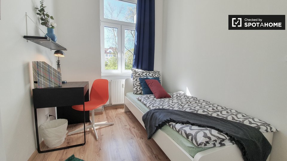 Room, Weimarische Str., Berlin