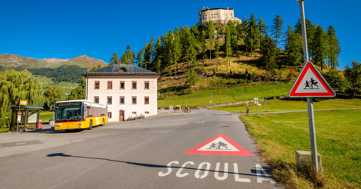 Which Swiss cantons have the longest (and shortest) school summer holidays?