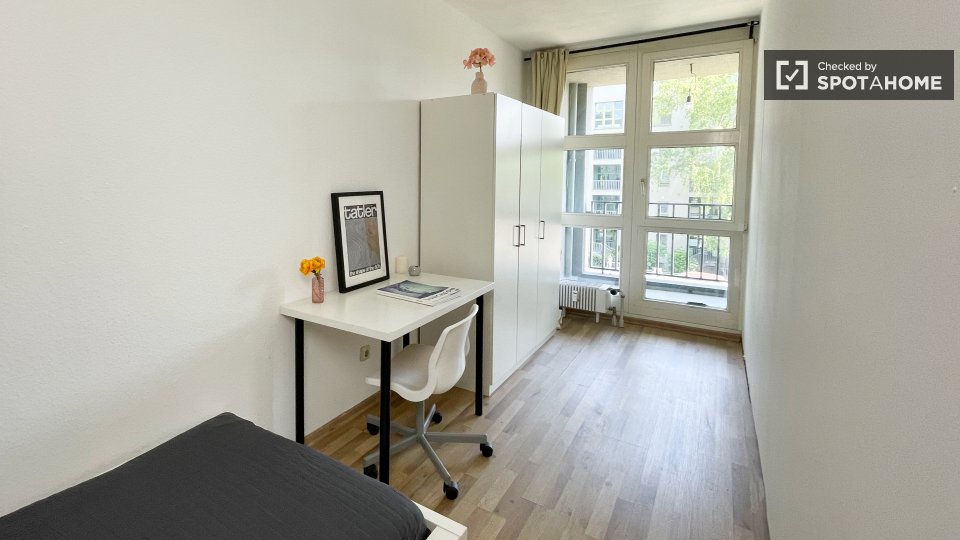 Room, CharlottenstraßeB, Berlin