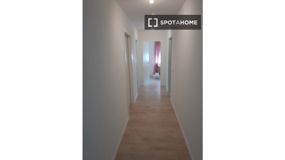 Room, Senftenberger Straße, Berlin