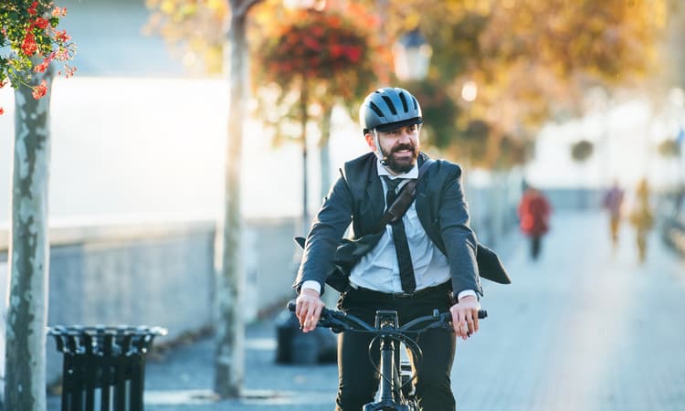Should people who cycle to work be given extra holiday?