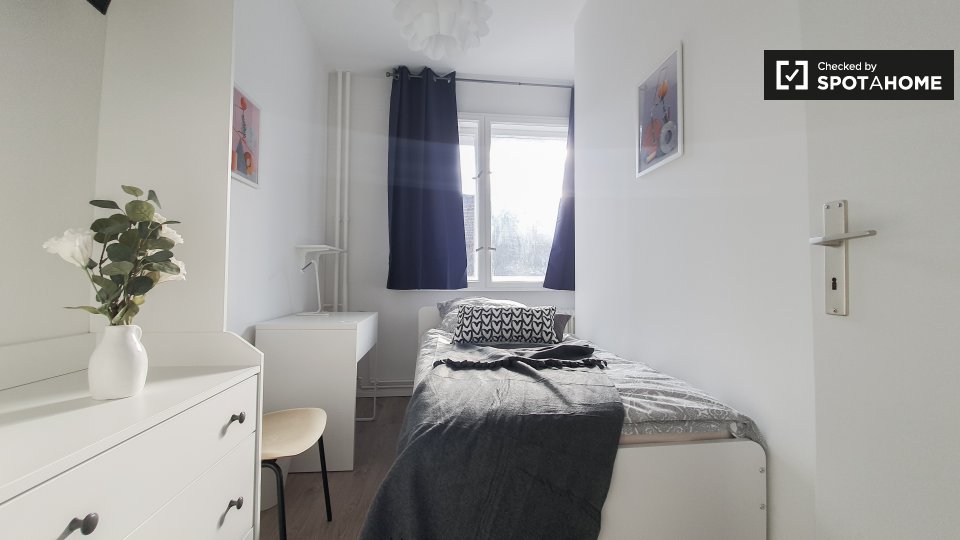 Room, Perleberger Str., Berlin