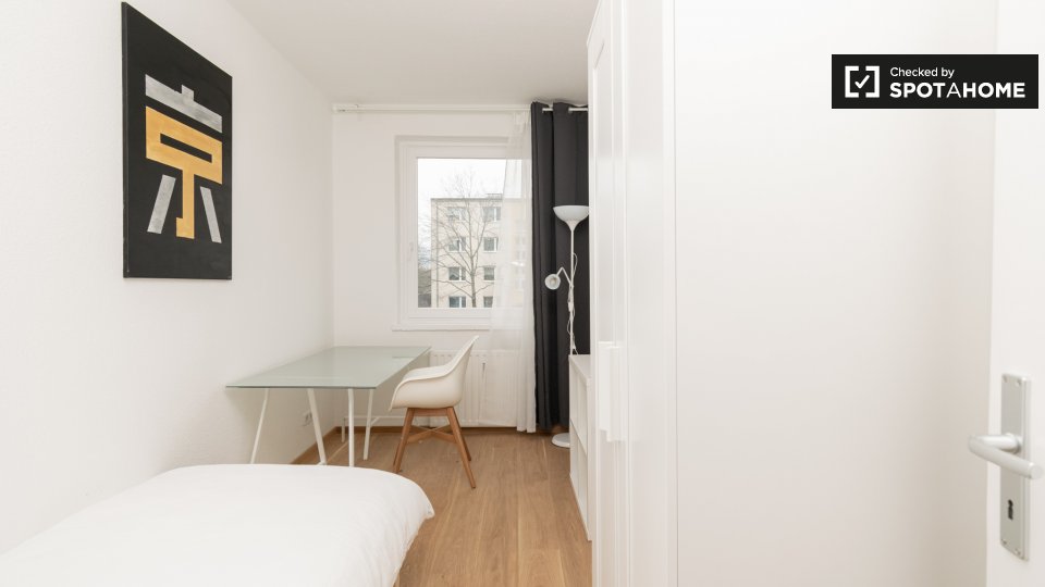 Room, Neltestraße, Berlin