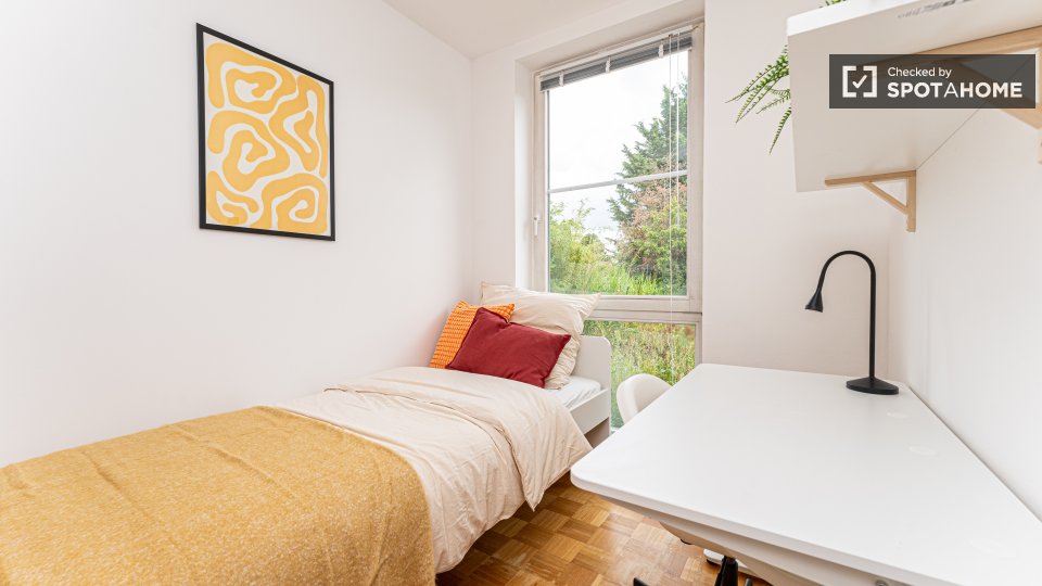 Room, Stromstraße, Berlin