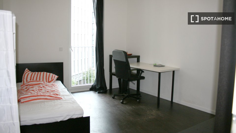 Room, Bernhard-Weiß-Straße-3, Berlin