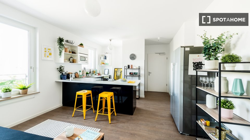 Room, Klara-Franke-Straße, Berlin