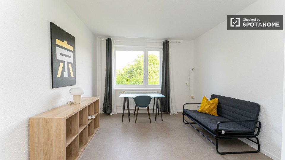 Room, Neltestraße, Berlin