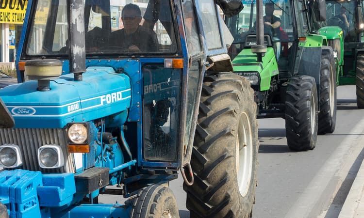 Streets blocked as German farmers stage nationwide tractor protest