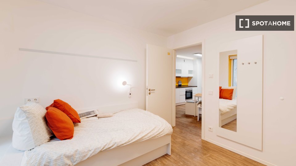 Room, WE.8, Berlin