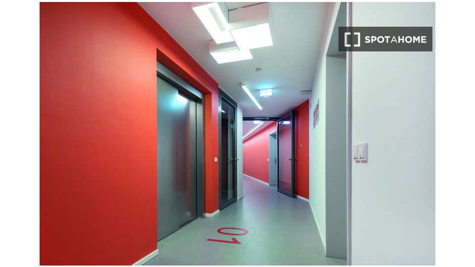 Room, WE.7., Berlin