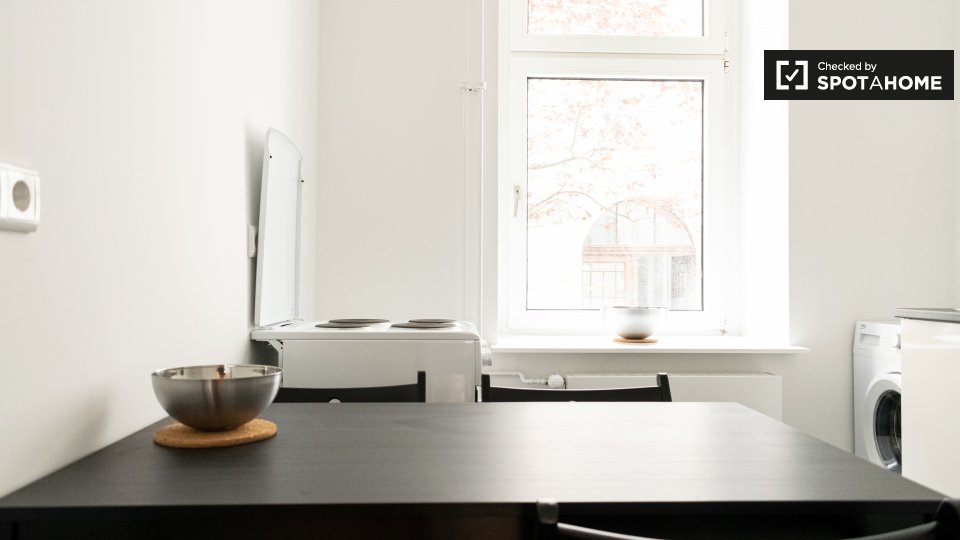 Room, Wilsnacker Str., 10559 Berlin, Germany, Berlin