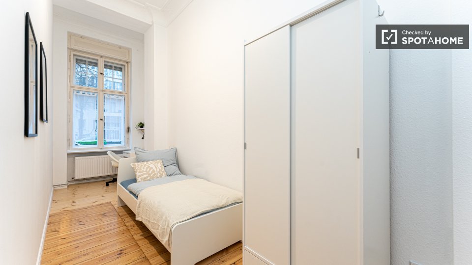 Room, Prinzenallee, Berlin