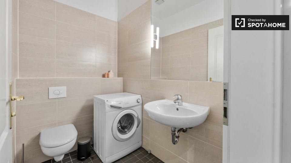 Room, Uhlandstraße, Berlin