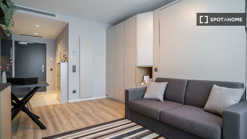 Apartment, Gürtelstraße, Berlin