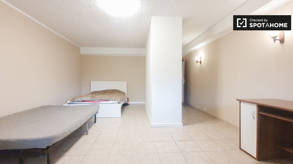 Room, Pfabener Weg, Berlin