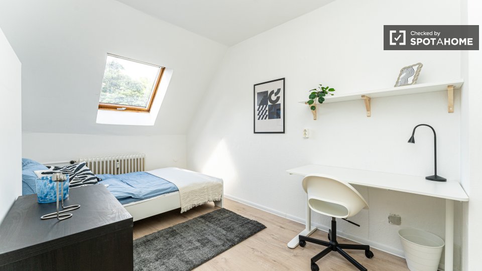 Room, Jüdenstraße, Berlin