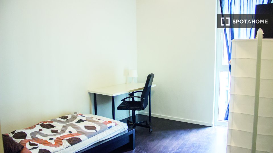 Room, Bernhard-Weiß-Straße-3, Berlin