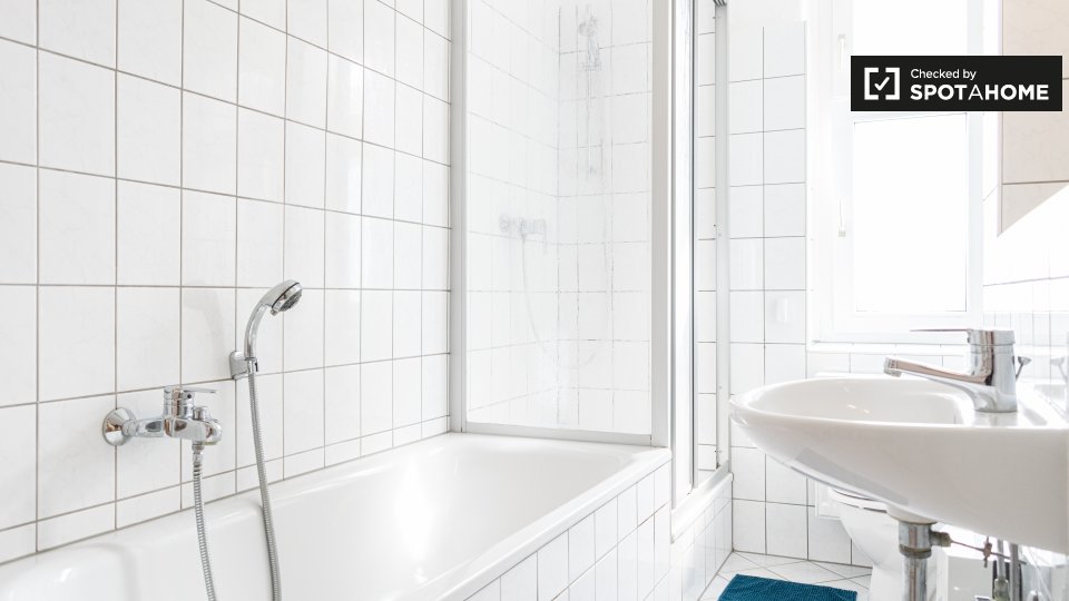 Room, Plönzeile, Berlin