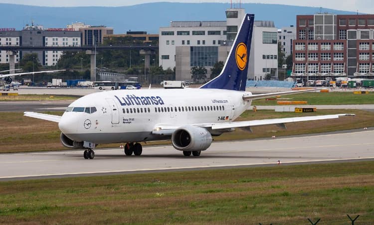Lufthansa cancels 800 flights across Germany as pilots strike over pay