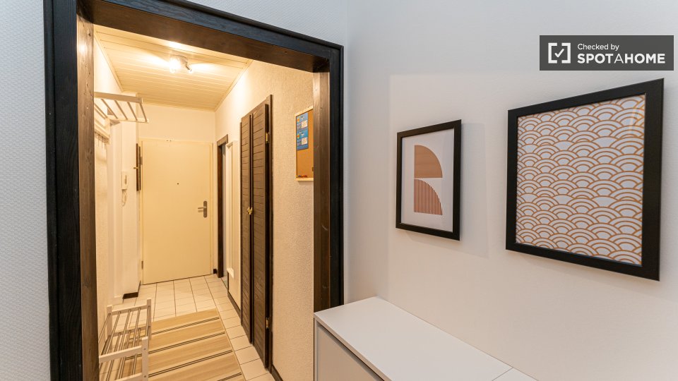 Room, Am Schlangenfenn, Berlin