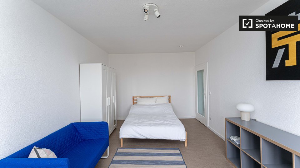 Room, Neltestraße, Berlin