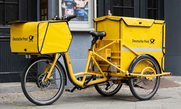 Government waves through massive shakeup of German postal system
